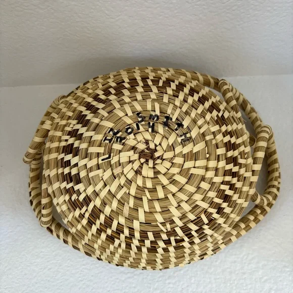 Charleston Gullah Sweetgrass Basket 12.5” x 9” Signed - Picture 4 of 5